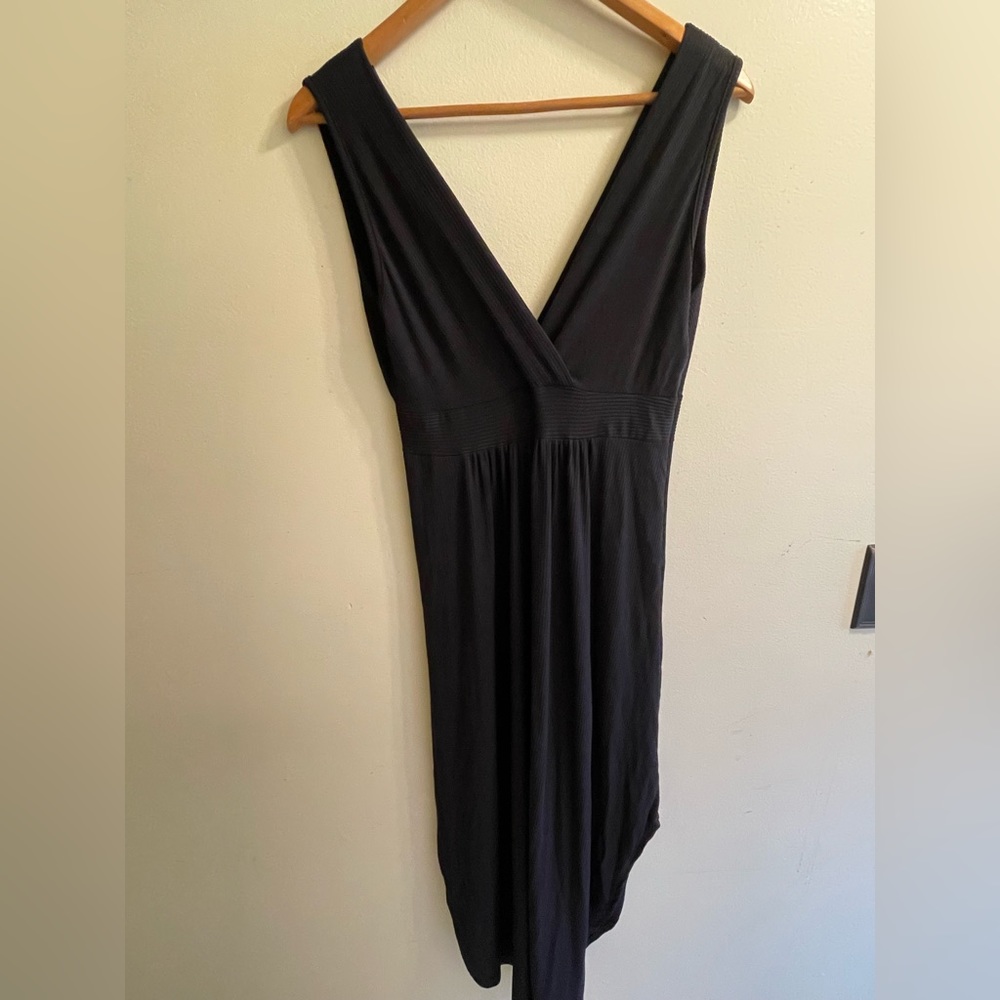 Black flowly midi dress